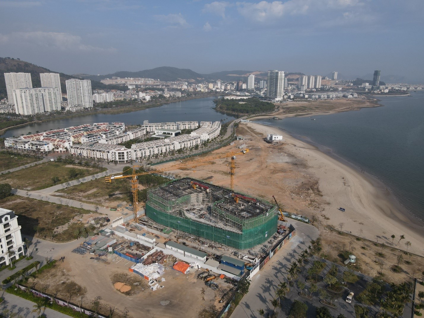 Update on the progress of À La Carte Halong project in the days leading up to the Lunar New Year 2021