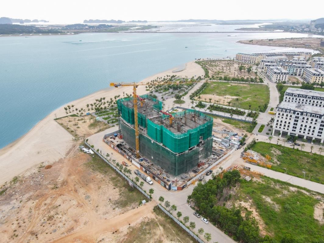 Update on the progress of A La Carte Halong project during the holidays of April 30 & May 1