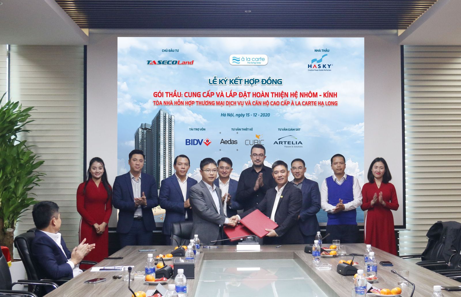 Contract signing ceremony for the package 