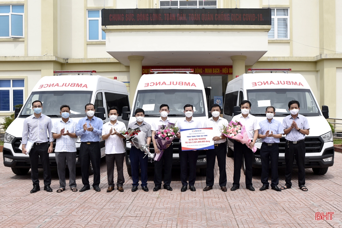 Ha Tinh received 3 ambulances sponsored by Taseco Group Joint Stock Company