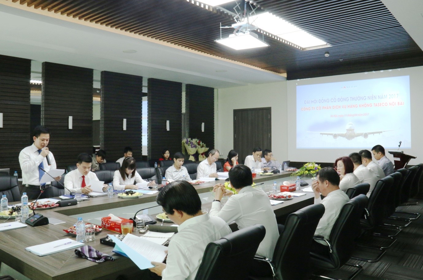 Taseco Noi Bai successfully organized the 2017 annual shareholders' meeting