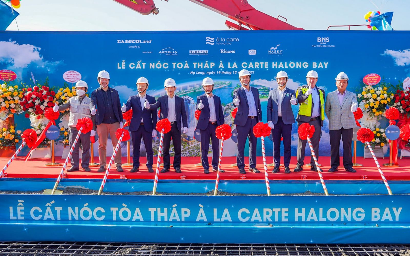 Topping out ceremony of À La Carte Halong Bay hotel tower