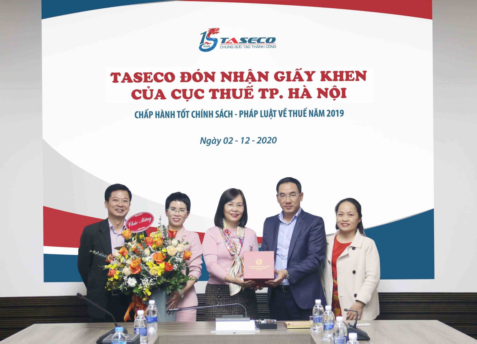 Taseco received a certificate of merit from the Hanoi City Tax Department
